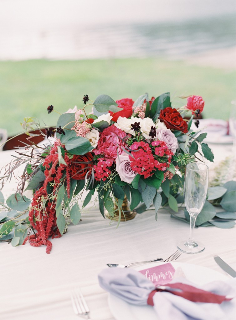 the great romance photo //  hawaii oahu kualoa ranch wedding