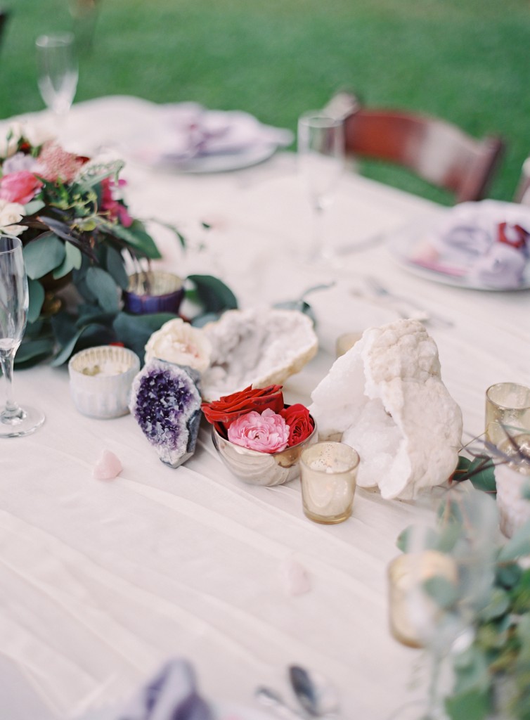 the great romance photo //  hawaii oahu kualoa ranch wedding