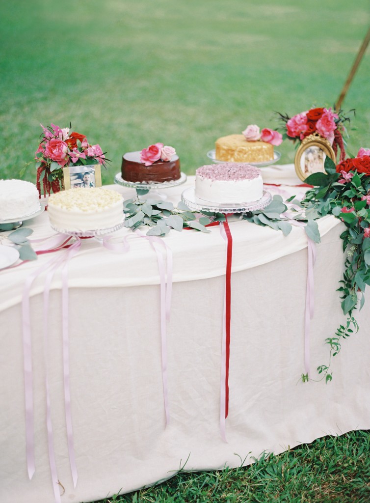 the great romance photo //  hawaii oahu kualoa ranch wedding